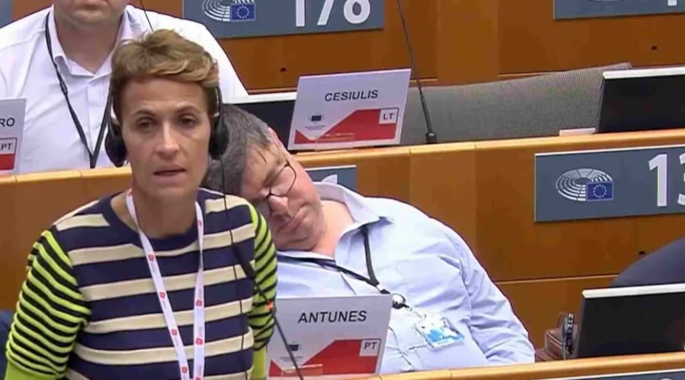 Chivite duerme a un eurodiputado hablando de vivienda, convivencia y sus políticas en Navarra