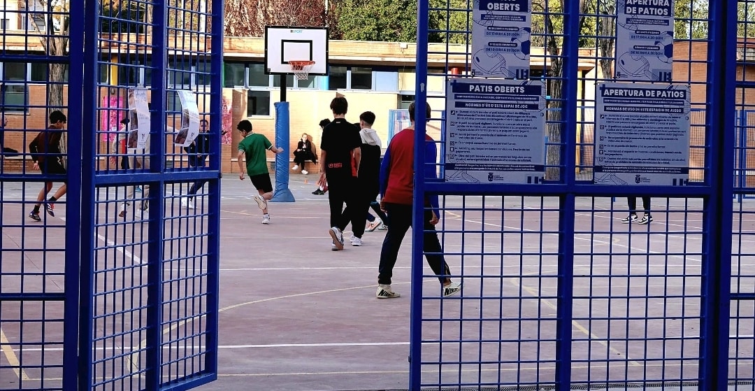 Burriana amplía al mes de julio su iniciativa de Patios Abiertos en los centros educativos