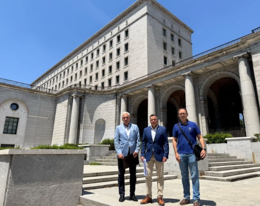 Burriana se reúne con el Ministerio para reclamar las inversiones que frenen la erosión y preserven el futuro de sus playas