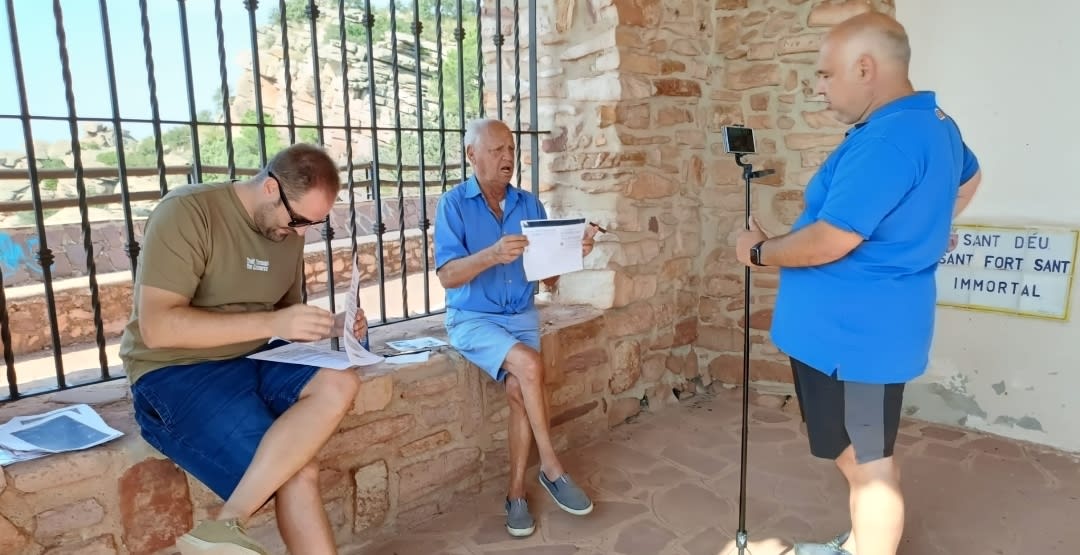 José Ramón Mateu, concejal de VOX en Estivella, presenta la documentación que acredita la propiedad del Garbí