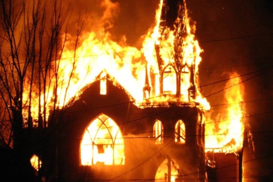Un marroquí prende fuego a la Iglesia de Santiago Apóstol en El Pozuelo de Granada