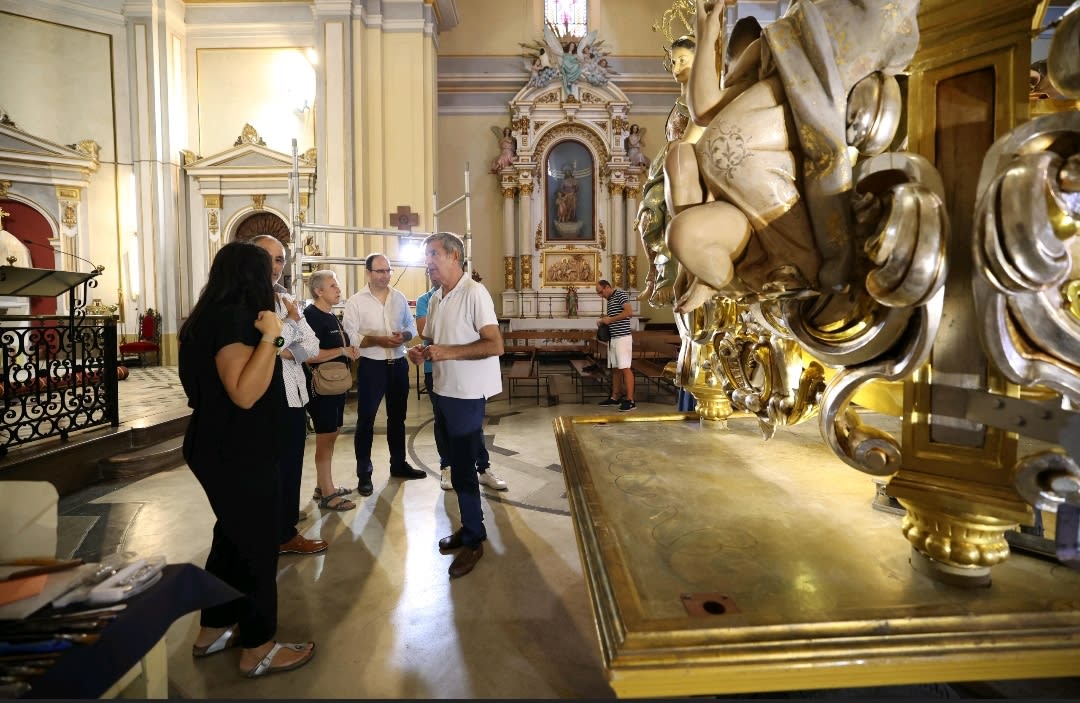 Burriana acerca a los vecinos la restauración de la peana de Sant Blai en una jornada de puertas abiertas