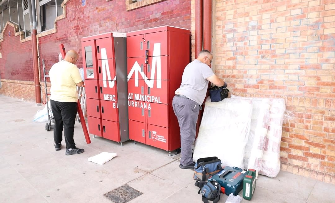 El Mercado Municipal de Burriana se moderniza con la instalación de taquillas frigoríficas para facilitar la compra a sus vecinos