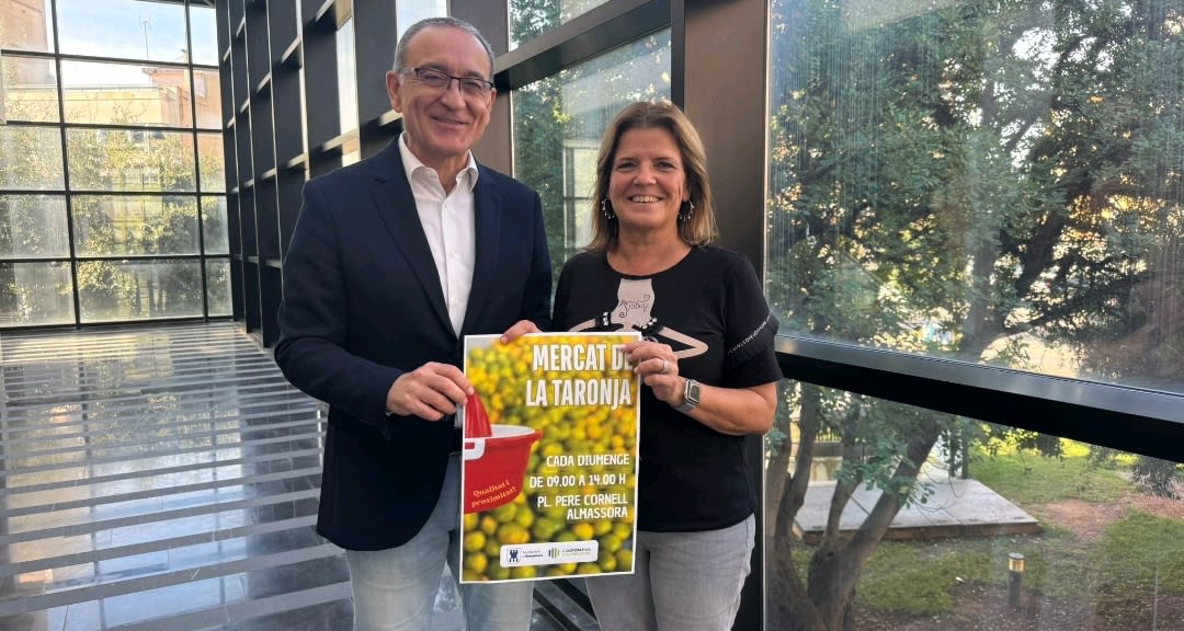 Almassora reactiva este domingo el Mercat de la Taronja con productores locales que venden naranjas recién cogidas del árbol