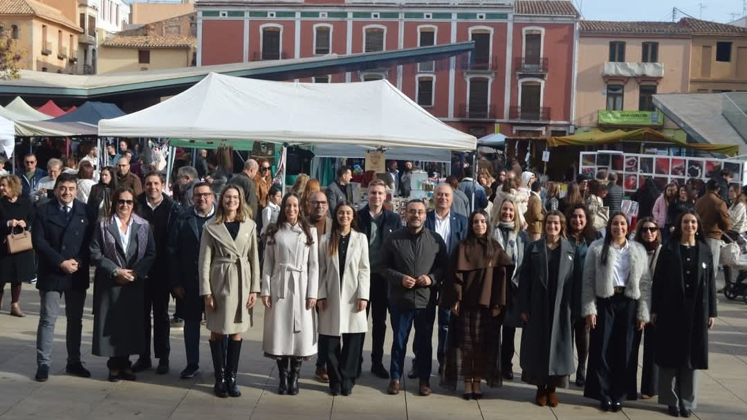 Benlloch presume de “récord” en la Fira de Santa Caterina… inflando cifras y asociaciones