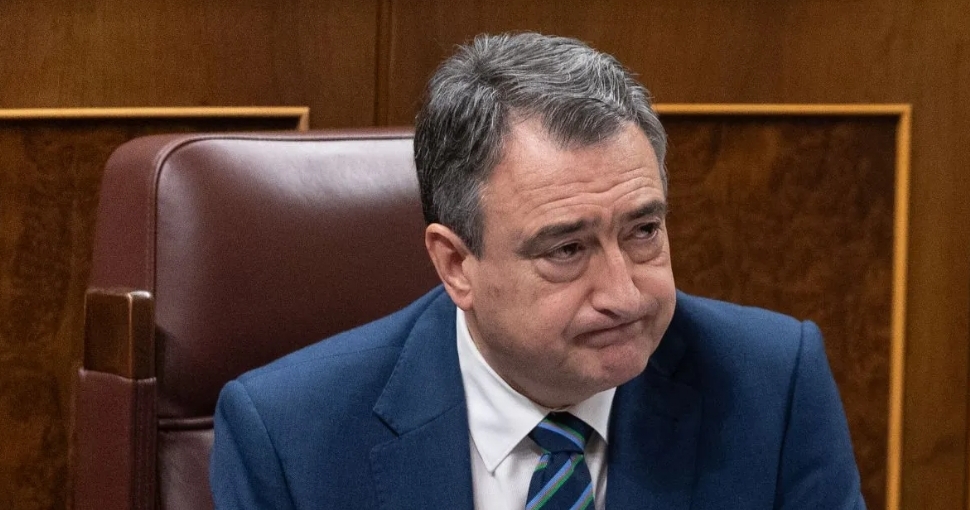 Aitor Esteban deja el Congreso animando a la juventud a «mojarse en política» pese al «ruido