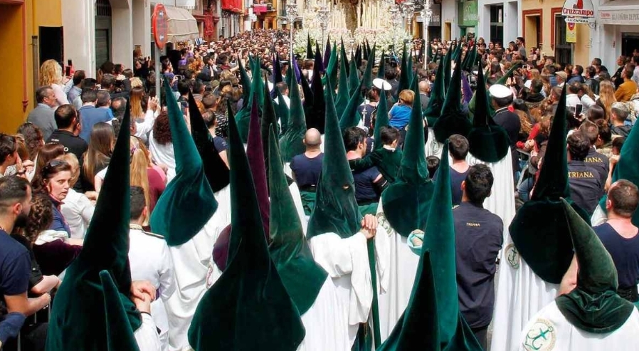 Malas Noticias para los Sevillanos: Multa de 120 euros para quienes vean la Semana Santa en sillitas