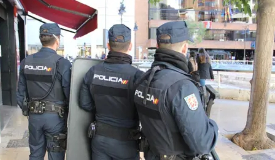 Los policías exigen que el turno 6x6 sea ya definitivo tras catorce prórrogas en cinco años