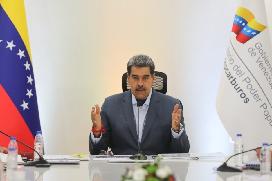 Maduro afirma que Trump ha creado una guerra comercial y declara a Venezuela en emergencia económica