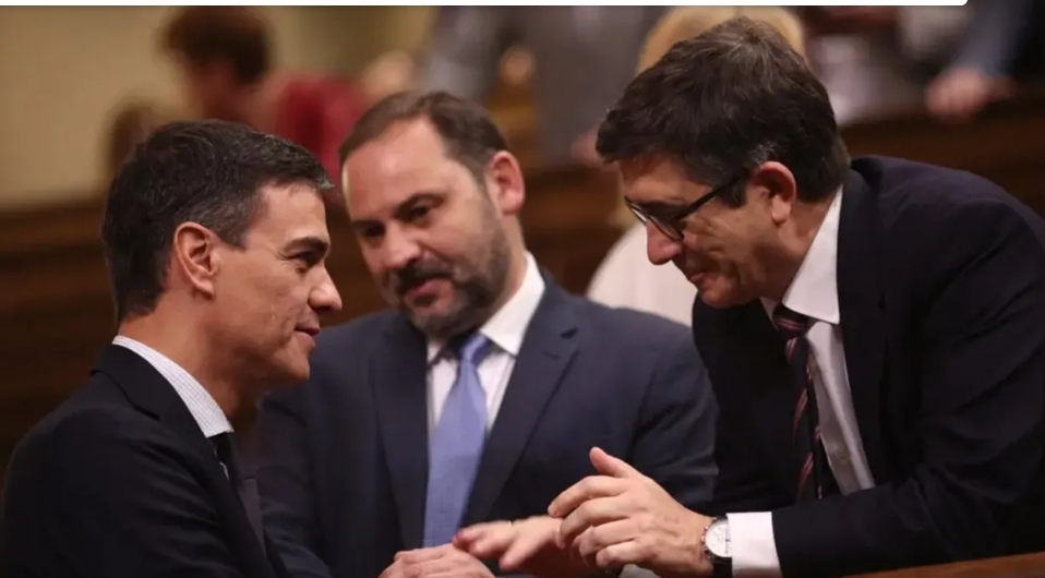 El PSOE muestra inquietud por el caso Ábalos
