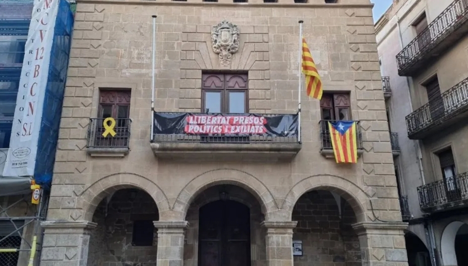 Moncloa renuncia a actuar para que en Cataluña ondee la bandera española