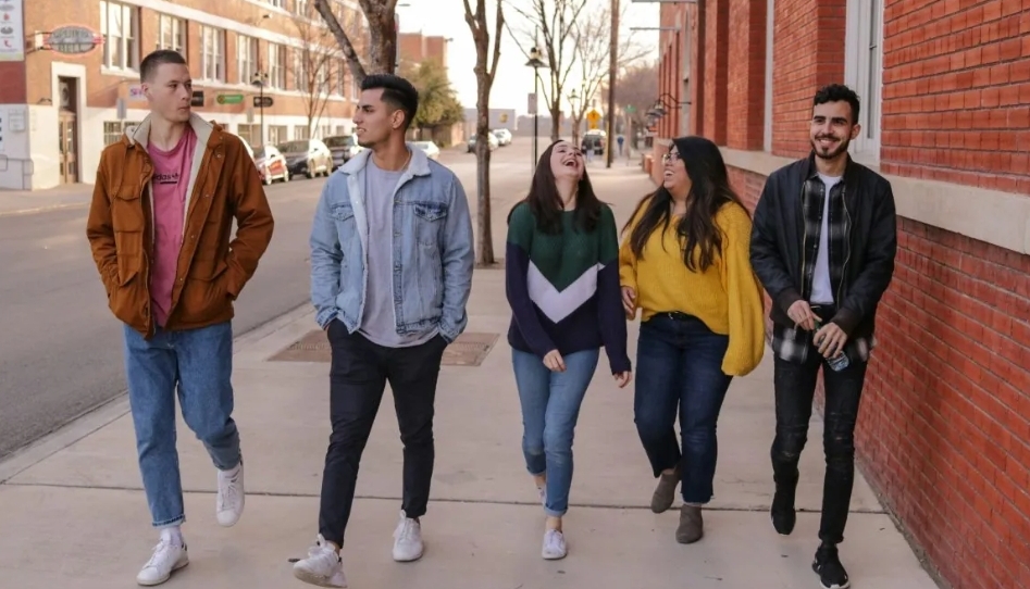 Los jóvenes de 14 a 24 años en Cataluña son los que más usan el castellano en su ocio