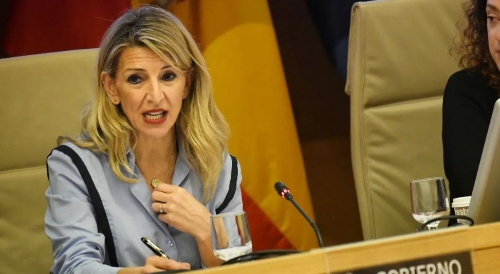 El número de parados apenas ha bajado en términos reales en los últimos cinco años