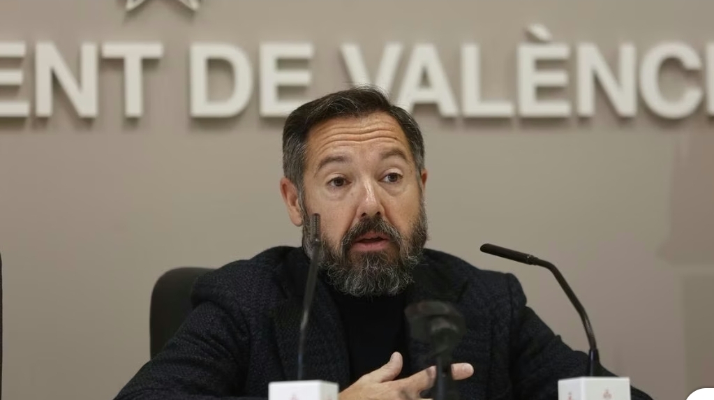 Juanma Badenas implicado en casos de corrupción acudirá al programa de Políticamente Incorrectos