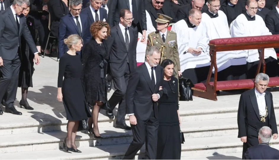 Sánchez tampoco asistirá al inicio del papado de León XIV y deja el protagonismo a los Reyes