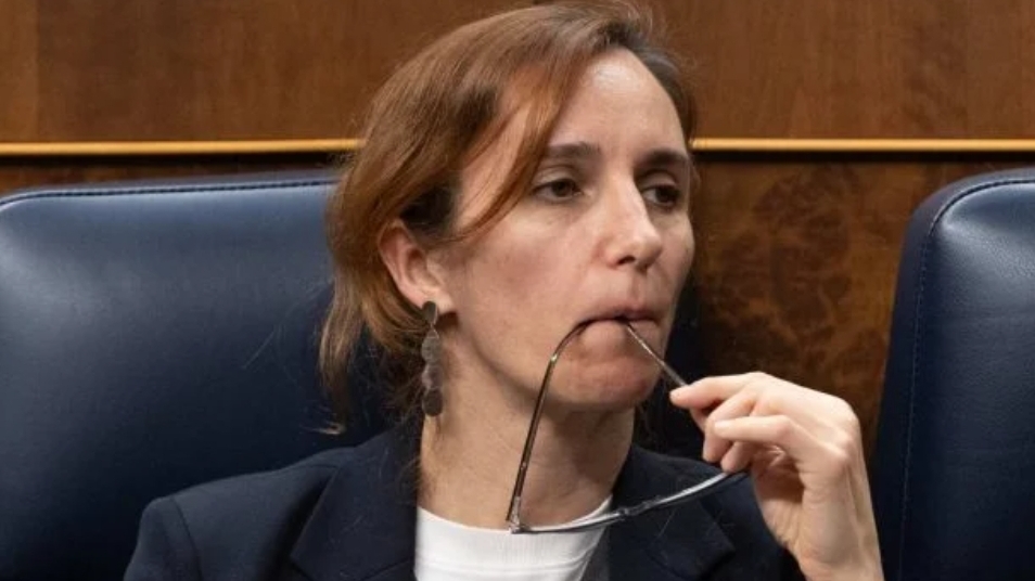 Mónica García se enfrenta a una tormenta de 400 alegaciones contra su Ley del Medicamento