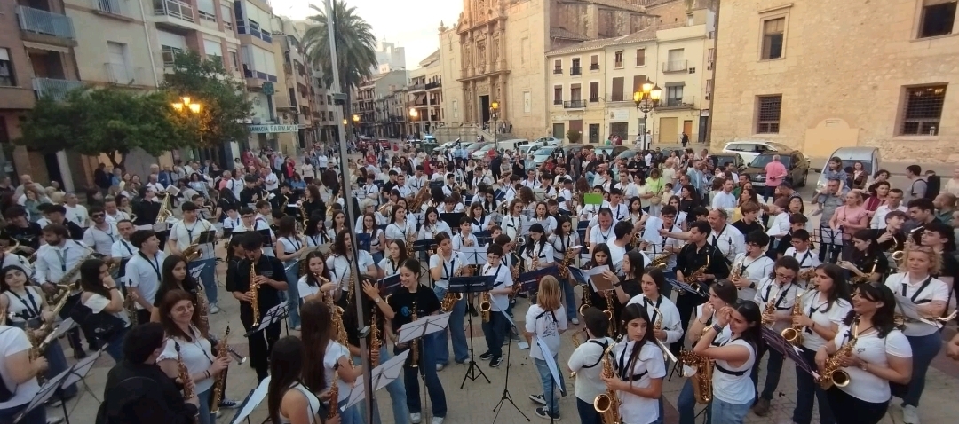 El alumnat de Saxo del Centre Municipal de les Arts de Burriana participa en l'encontre