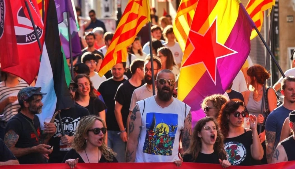 La izquierda llora en Castellón:protesta de los progres contra Mazón acaba en otro acto de victimismo político