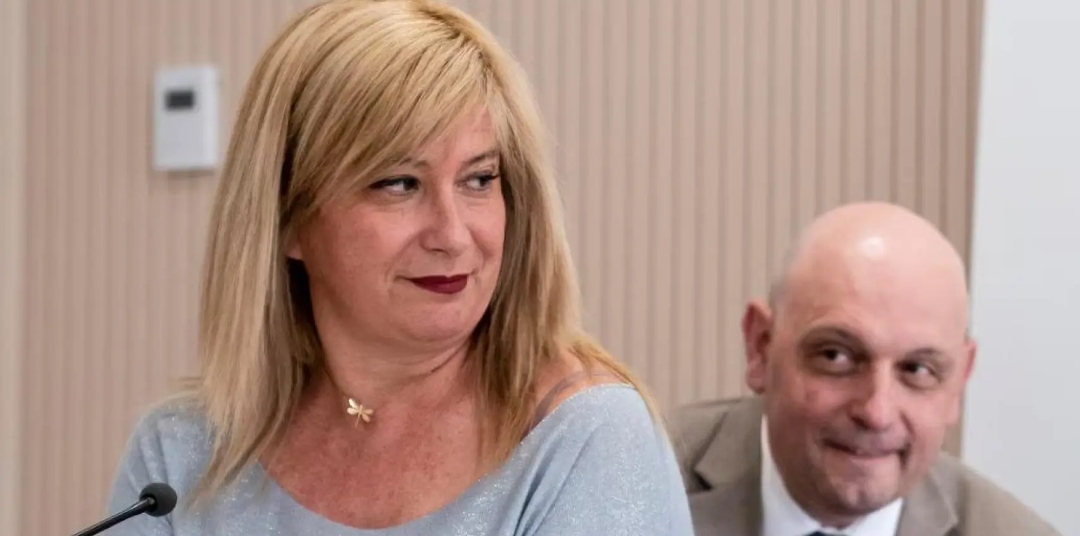 Leire Díez, fontanera de Cerdán, se justifica en un chat del PSOE: “Estoy en una investigación compleja e importante”