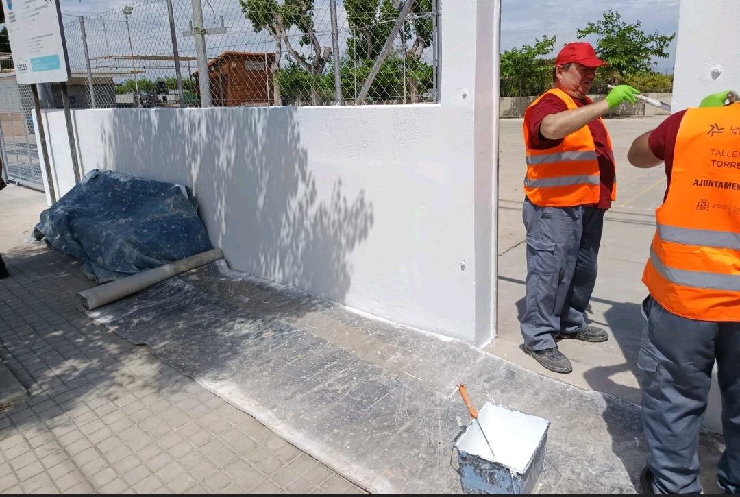 Burriana mejora las antiguas escuelas de Santa Bárbara con el taller de empleo "Torre de la Mar"