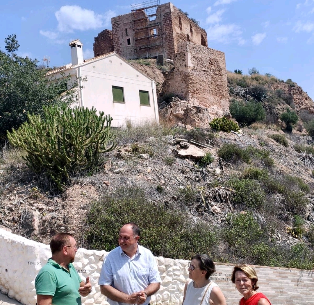 El Consell ratifica su apuesta por la recuperación del castillo palacio de Castellnovo con 99.000 euros