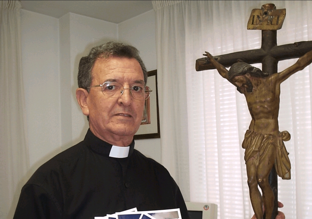 El PP de Mascarell propone nombrar hijo adoptivo a su cura párroco mosén Manuel Blasco