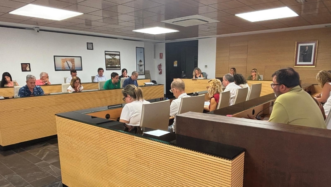 El pleno de Almassora se une para exigir el fin de los recortes en Correos y que se garantice un servicio de reparto de calidad