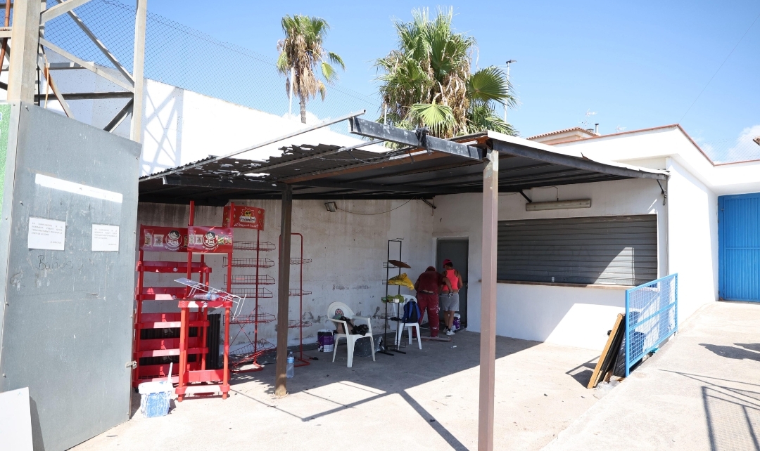 Burriana inicia la renovación de la cantina del campo de fútbol municipal Juan Bautista Planelles