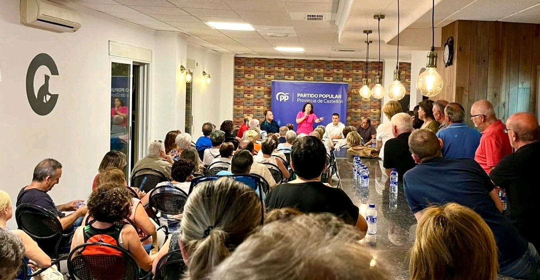 El PP de Vilafamés informa del servicio de recogida de basuras a un centenar de vecinos molestos por la decisión unilateral impuesta por PSOE y Compromís
