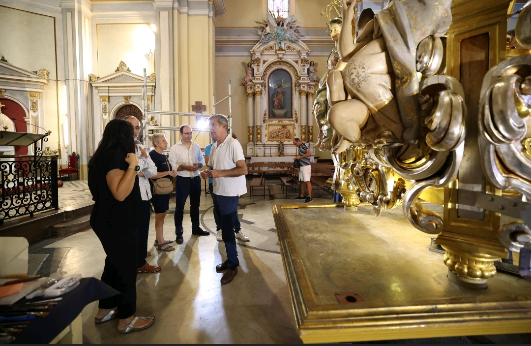 Burriana acerca a los vecinos la restauración de la peana de Sant Blai en una jornada de puertas abiertas