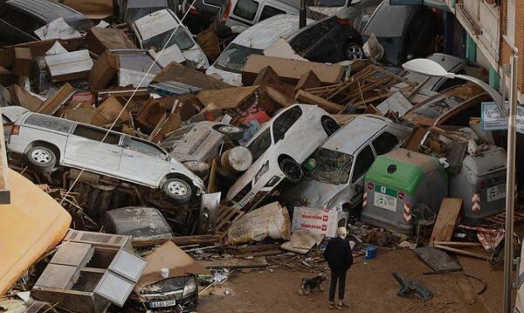 Políticamente Incorrectos rinde homenaje a las víctimas de la DANA