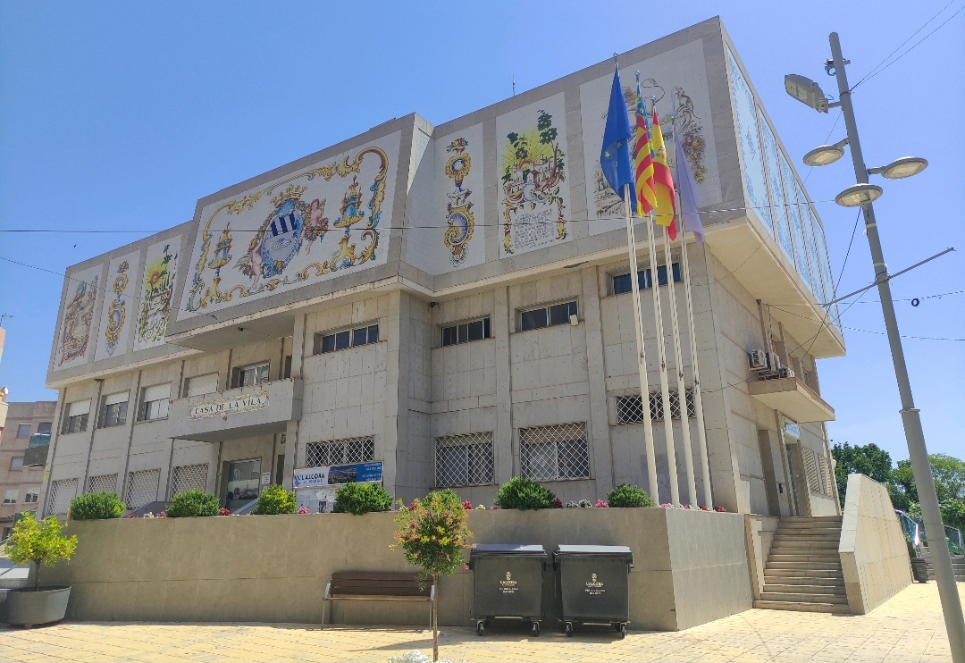 Samuel Falomir inicia el cobro de los 137 euros de la tasa de basura a los vecinos de l’Alcora e impone su mayoría para recaudar 152 euros en 2026