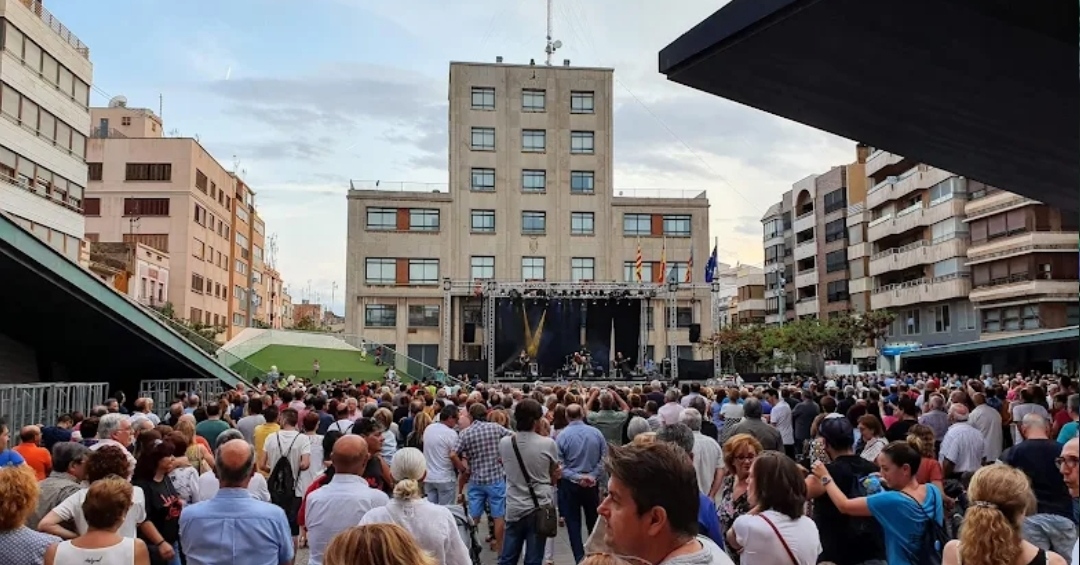 Benlloch paga parte de la deuda municipal con el tasazo de basuras