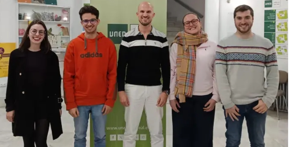 Polémica en la UNED: un cargo del PSPV habría impartido clases sin título universitario