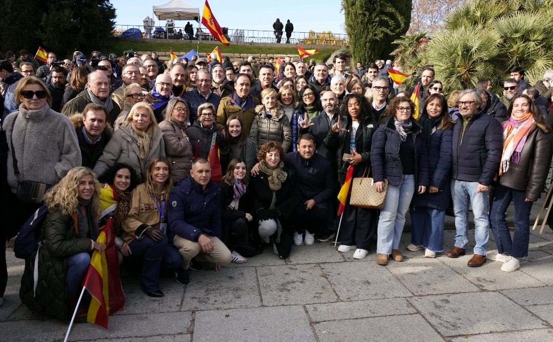 Castellón reivindica en Madrid soluciones a la pesca, la cerámica y la vivienda frente a un Gobierno en caída libre