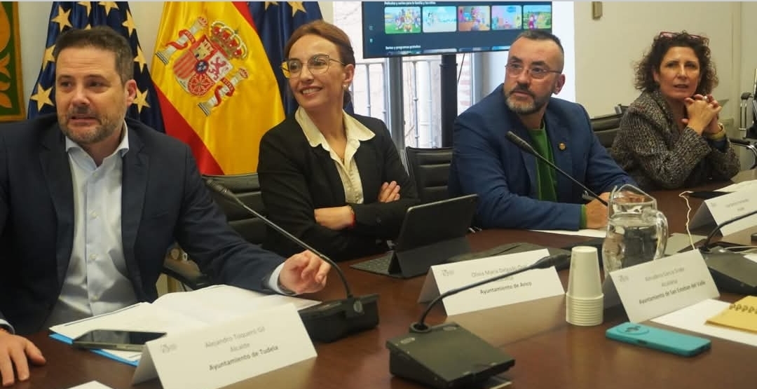 Benlloch vende innovación en Madrid y deja Vila-real sin obras contra las inundaciones