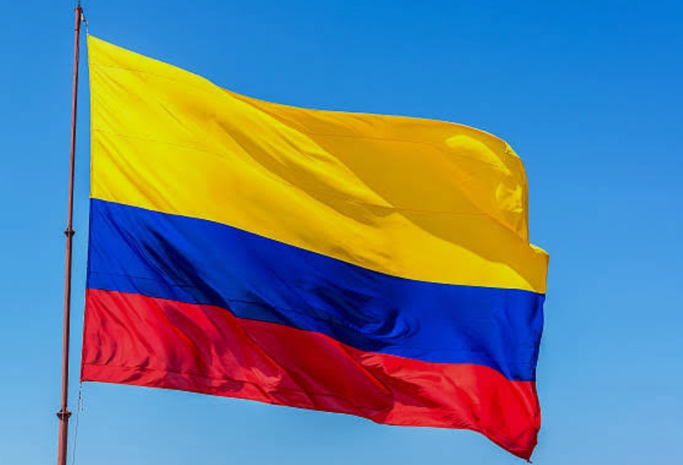 Benlloch sigue sin explicar sus viajes a Colombia: opacidad, silencio y demasiadas preguntas sin respuesta