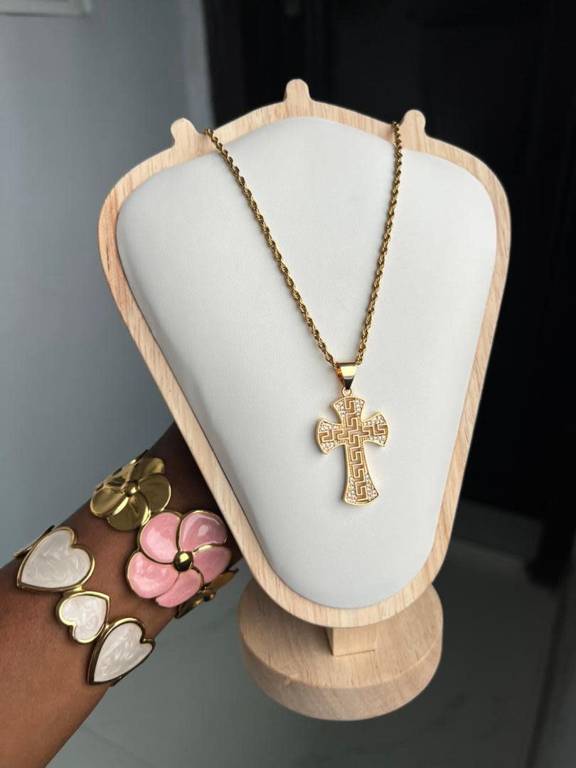 Zirconia pendant and Necklace  - Image 3