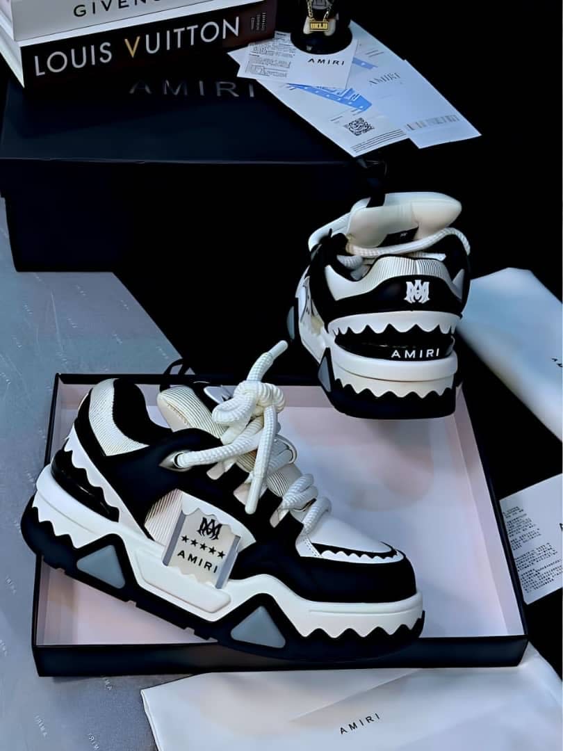 *TOP NOTCH QUALITY SNEAKERS* - Image 2