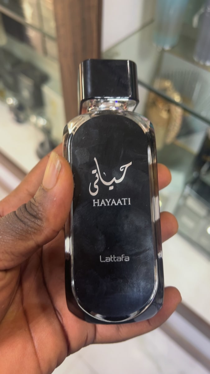 Lattafa Hayatti (Black)