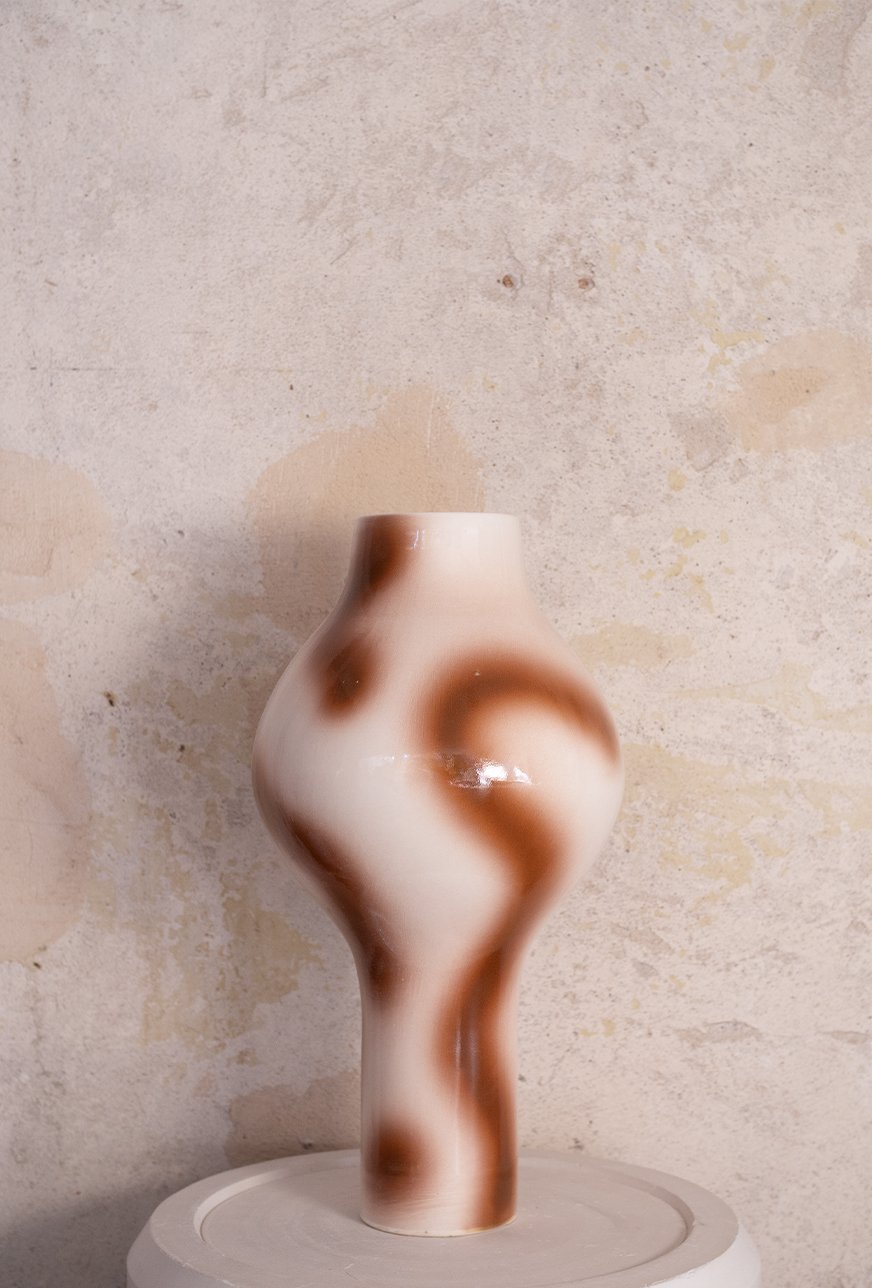 Brown graffiti vase – Nodi Studio gallery