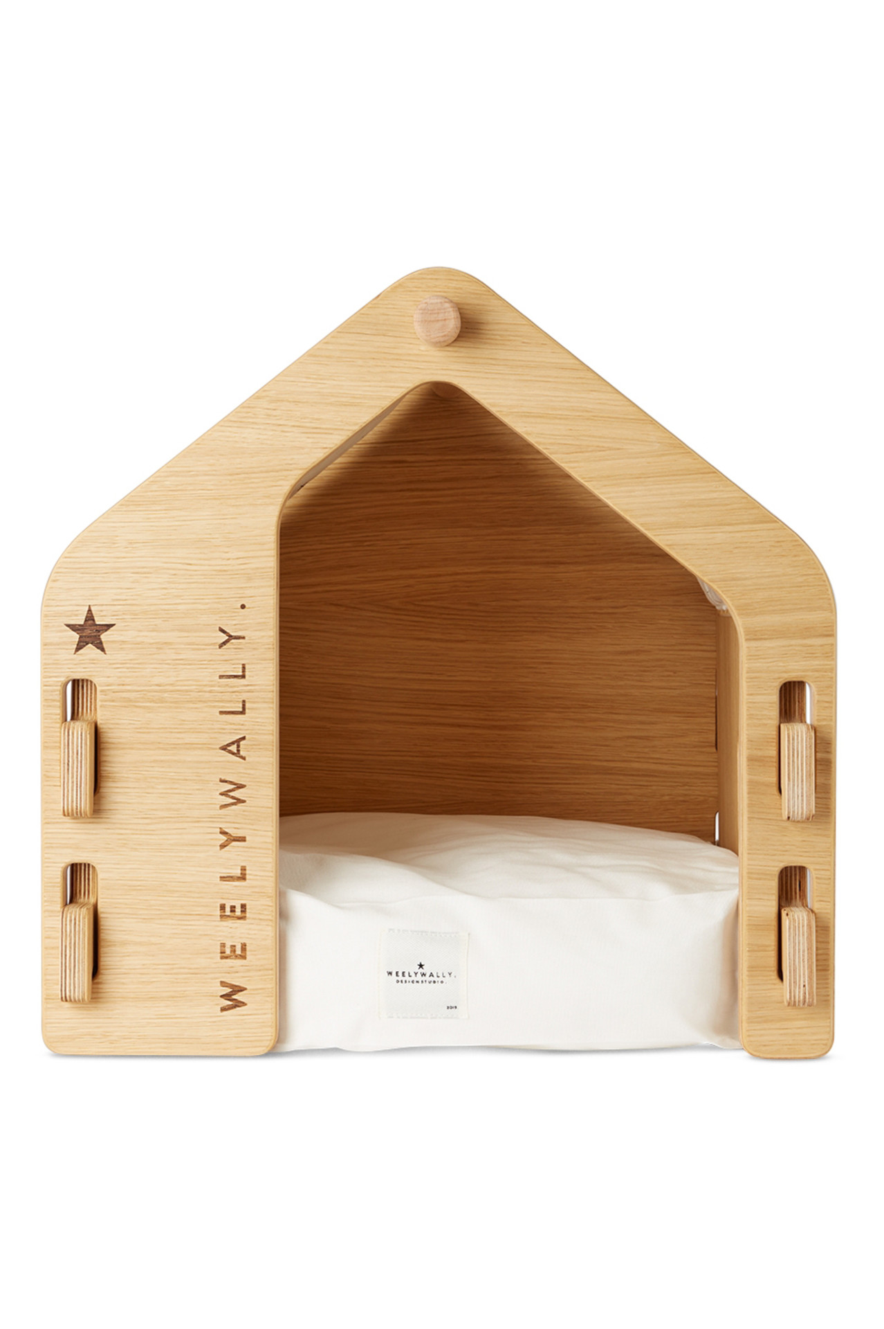 White Wien Pet House