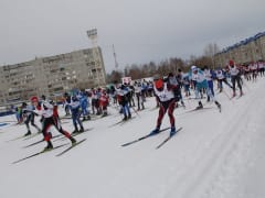 На Госуслугах продолжается запись на "Лыжню России-2024"