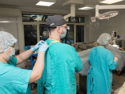 Спасение новорождённого: врачи ОКБ №2 в Тюмени провели сложную операцию