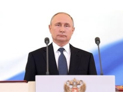 Владимир Путин наградил медалями двух тюменских медиков