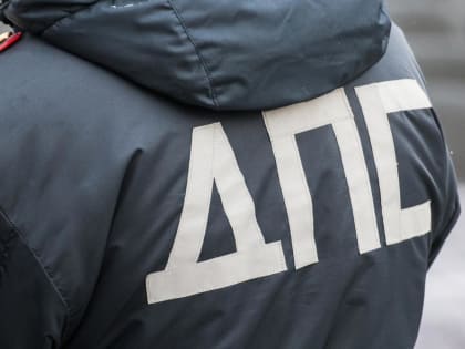 Движение на улице Пермякова в Тюмени затруднено из-за дорожной аварии