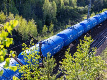 Предприятия Тюменской области отправили железной дорогой 811,4 тыс. тонн грузов