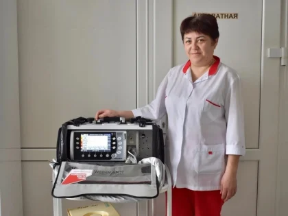 Аппарат ИВЛ, купленный год назад для ярковской больницы, помогает в транспортировке пациентов