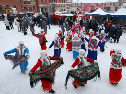 На Никольской ярмарке ишимцы выбрали товары к новогоднему столу