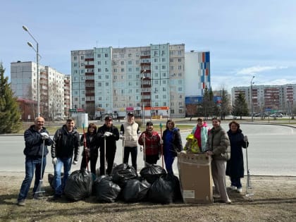 В Тобольске продолжается субботник